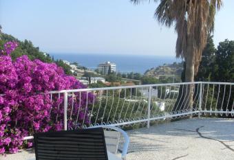 Apartments and Rooms Dragic has Balcony rooms