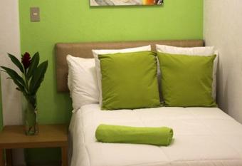 Super Precio allows 18 year olds to book a room