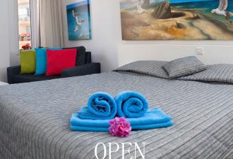 Hotel Opera has Balcony rooms