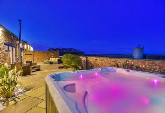 Captivating 4-Bed House in Lincoln has Balcony rooms