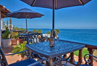 Lux Oceanfront Penthouse suite w/panoramic views!! has Balcony rooms