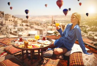 Mak s Cave House has Balcony rooms