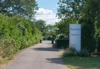 Kustverhuur, Groede, Paarlhof 17 allows 18 year olds to book a room