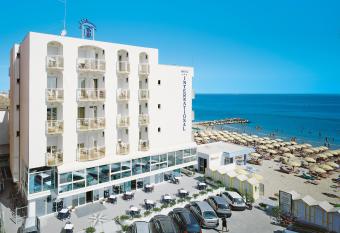 Hotel International has Balcony rooms