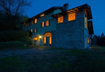 Cascina Can  e allows 18 year olds to book a room