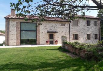 Bertesina325 allows 18 year olds to book a room