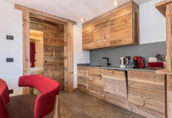 Majon Baticher has Balcony rooms