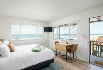 The Marbella has Balcony rooms