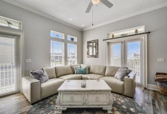 C Dreams by Book That Condo has Balcony rooms