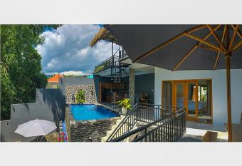 Villa Manayasa has Balcony rooms