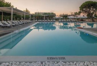 Buka Sandy Beach has Balcony rooms
