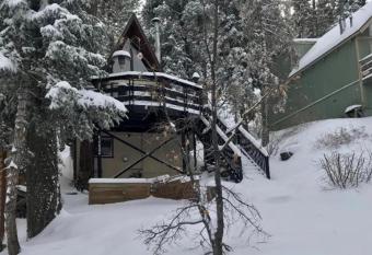 Bear Mountain Summit Lodge has Balcony rooms