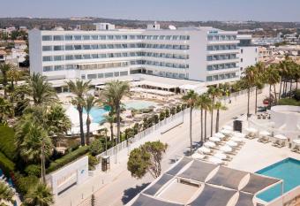 Tasia Maris Beach Hotel - Adults Only allows 18 year olds to book a room