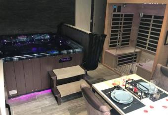 Spa privatif    Bray-Dunes allows 18 year olds to book a room