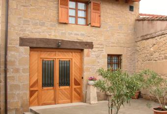 La cueva allows 18 year olds to book a room