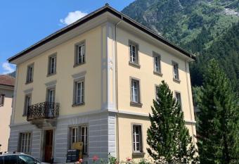 Casa Restelli EG - nahe Andermatt Gotthard allows 18 year olds to book a room