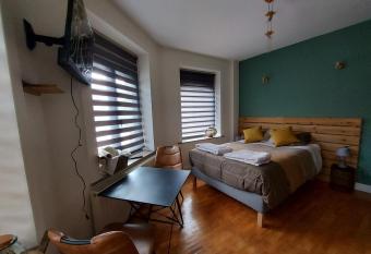 Le cocon allows 18 year olds to book a room