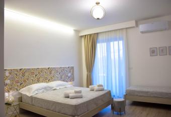 Acc  modati B&B allows 18 year olds to book a room