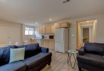 Bright & Private 2-Bedroom 1100-sqft COS Apartment allows 18 year olds to book a room