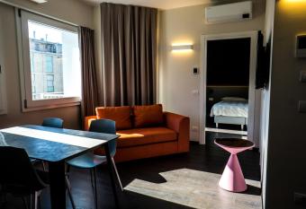 Venice Terminal Apartments & Suites has Balcony rooms