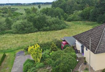 Liegeplatz No 44 - Hemmoor zwischen Kreidesee & Ostedeich allows 18 year olds to book a room