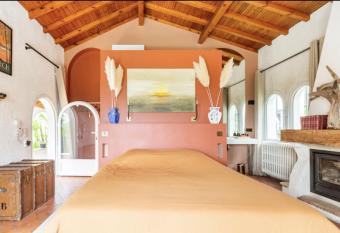 1986MALAGAR allows 18 year olds to book a room