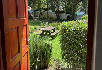 Bogot   has rooms with a private hot tub