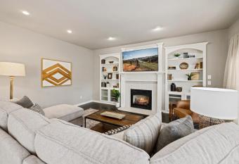 The Genesis - Bike Friendly - HOT TUB OPEN! has Balcony rooms