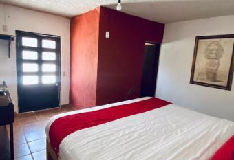 Hotel De Cervantes has Balcony rooms