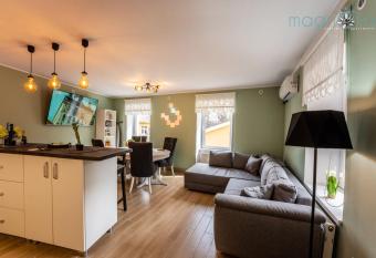 Magnolia Central Apartment #1 allows 18 year olds to book a room