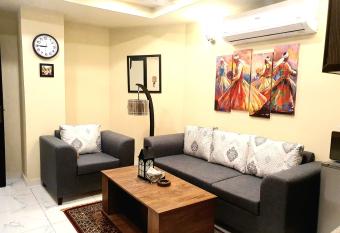 CONGENIAL & COZY 1bedroom Apt, Bahria Town has Balcony rooms