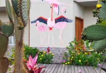 Hostal Los Flamencos has Balcony rooms