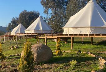 Lago Valle Wine Glamping has Balcony rooms