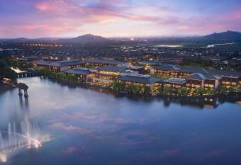 Hilton Shanghai Songjiang Guangfulin has Balcony rooms