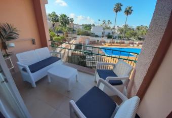 ACAPULCO AMAZING VIEWS. POOL. FREE WIFI has Balcony rooms