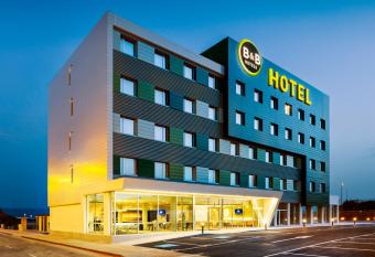 B&B HOTEL Murcia allows 18 year olds to book a room