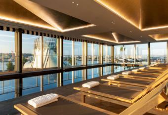 Renaissance Bordeaux Hotel allows 18 year olds to book a room