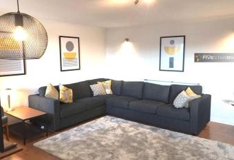 Waterfront Living in Leith with Free Parking! has Balcony rooms