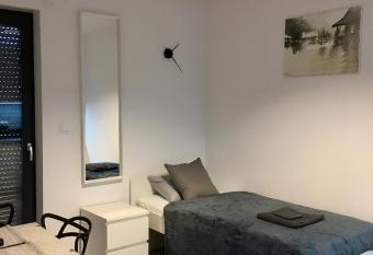 Apartament Fibra Bounty allows 18 year olds to book a room