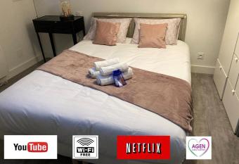 Le celebrity allows 18 year olds to book a room