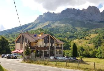 Hotel Cumbres de Valde  n has Balcony rooms