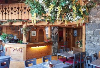 Hotel de Geneve allows 18 year olds to book a room