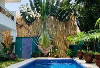 L Oasis Guesthouse has Balcony rooms