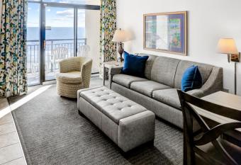 Beach Cove Bungalow has Balcony rooms