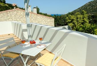 Villa Melia has Balcony rooms