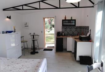 Le chalet du Bord de l eau has Balcony rooms