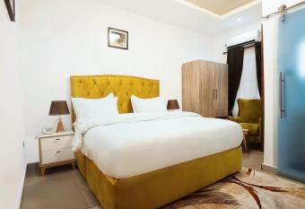 3H Villas Boutique Hotel Lekki Phase 1 allows 18 year olds to book a room