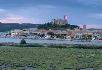 Les Drom s studio allows 18 year olds to book a room