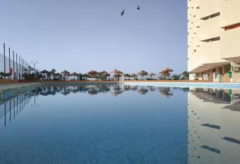 Apal Chinasol Estudios has Balcony rooms