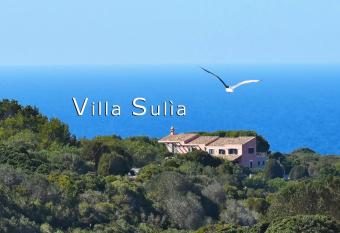 Villa Sulia has Balcony rooms